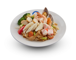 Stir Fried Rice Noodle with Seafood. (Hủ Tíu Xào Đồ Biển)